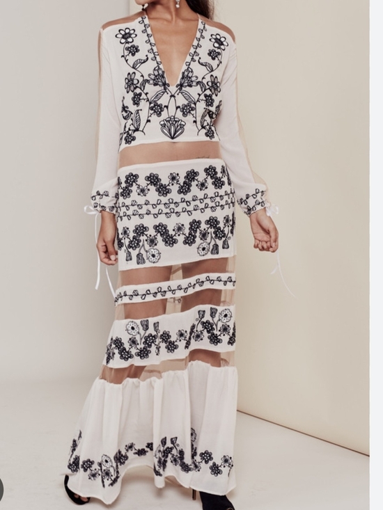 Floryday Dresses & Skirts - Embroidered Dress